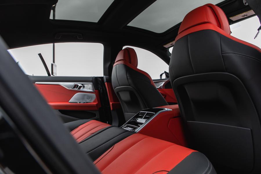 Интерьер BMW M850i xDrive Gran Coupe (G16) 2019 года  (NA) (фото 15 из 35)